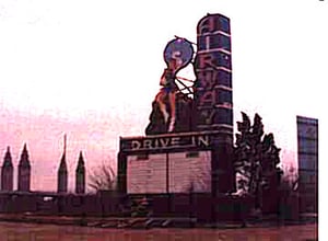 marquee; taken between closing and demolition, longbefore the sign and towers were restored.