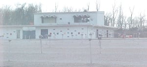 concession stand/ prijection building