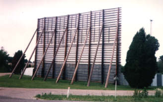 Belmont screen tower