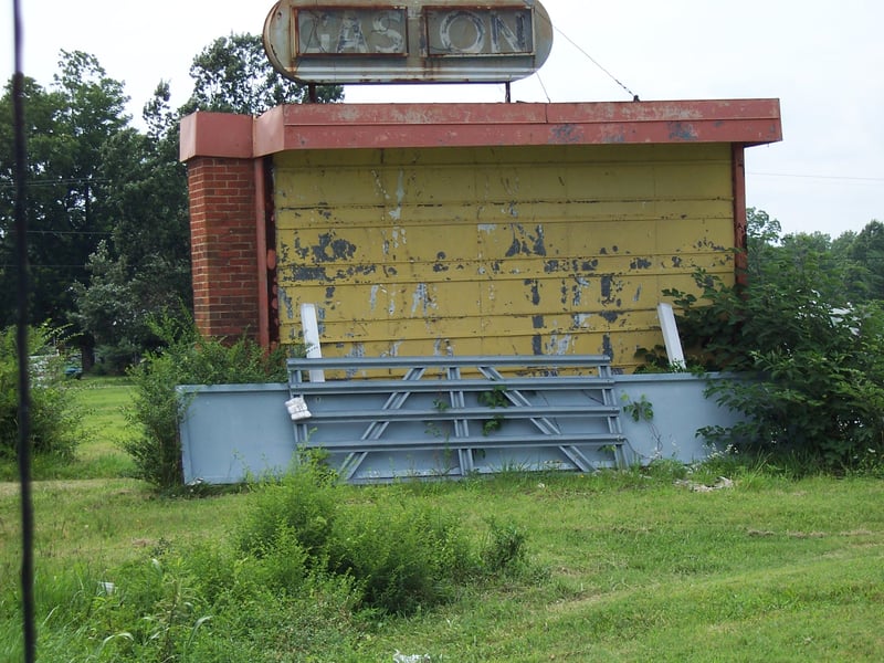 This picture is of the entrance and now showing sign.