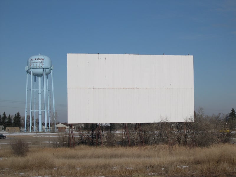 The Screen is still standing.  Nothing else remains.  There were two outdoor theaters in minot.  one was on US83 north of town and the other was on US83 south of town...  This is the one South of town.  This theater was where I saw "L Shaped Room" and "Da