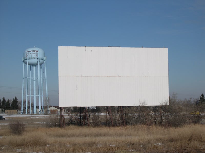 The Screen is still standing. Nothing else remains. There were two outdoor theaters in minot. one was on US83 north of town and the other was on US83 south of town... This is the one South of town. This theater was where I saw "L Shaped Room" and "Da