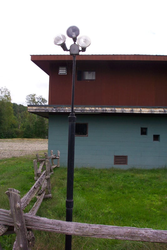 Front left side view of snack bar.