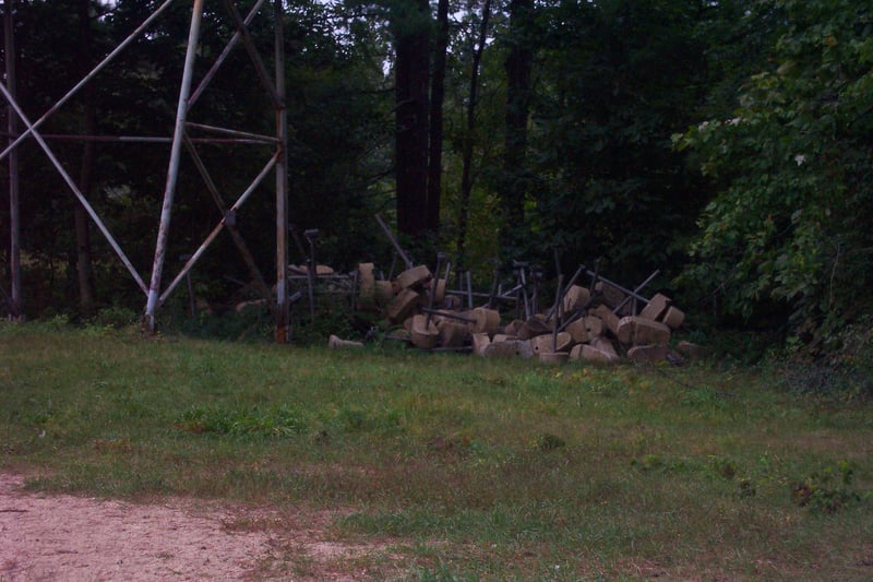 pile of old speaker posts at the right of screen 1