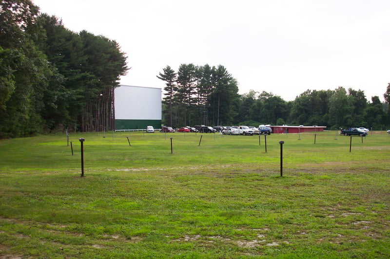 Field and screen from the other corner.