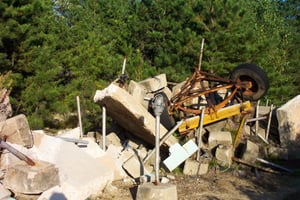 sepaker posts/rubble