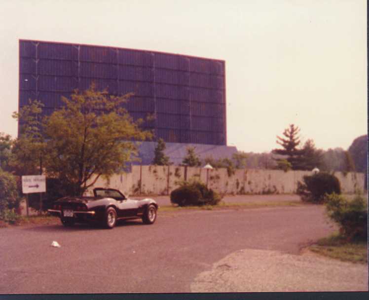 Rt. 35 Drive-In Hazlet, NJ Before closing.