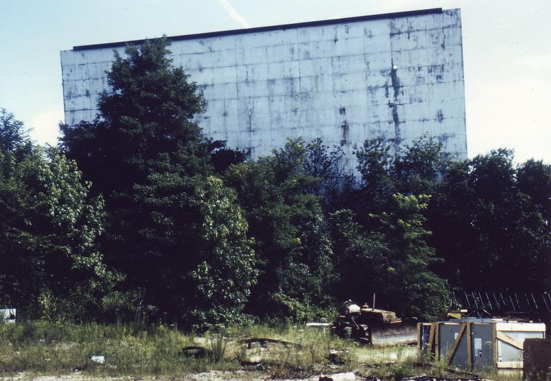 This Drive-In consisted of a gigantic screen