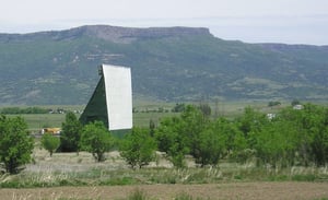 85 Drive-In screen.  It appeared to be out of business by now.