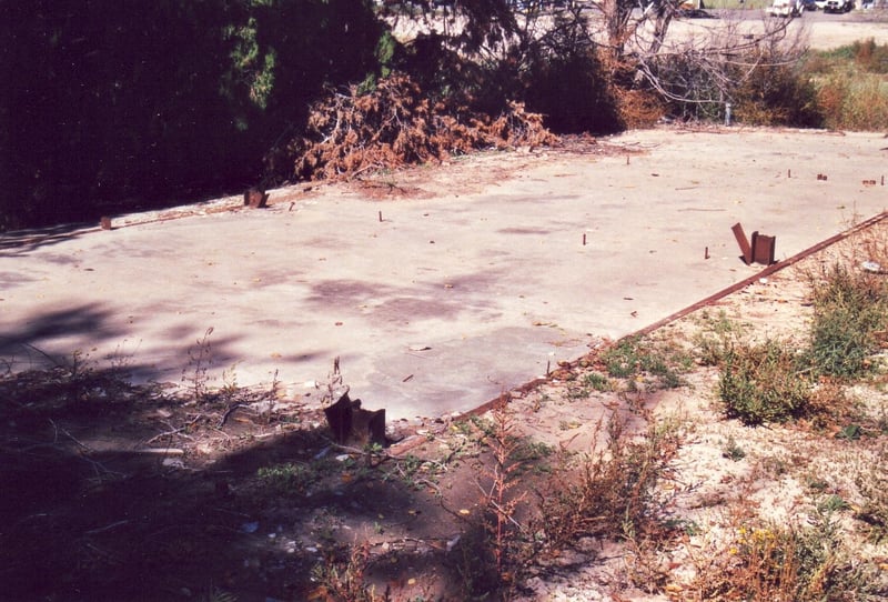 Concrete platform of screen tower