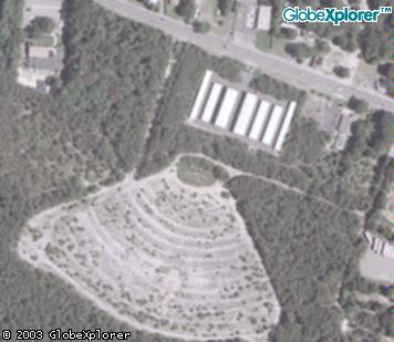 This old drive-in is about 2 miles south of Riverhead and well hidden and back from route 24. I believe it closed round 1978. This is one of just two drive-ins on Long Island that haven't been redeveloped. The other is the Skylane DI in Greenport.
