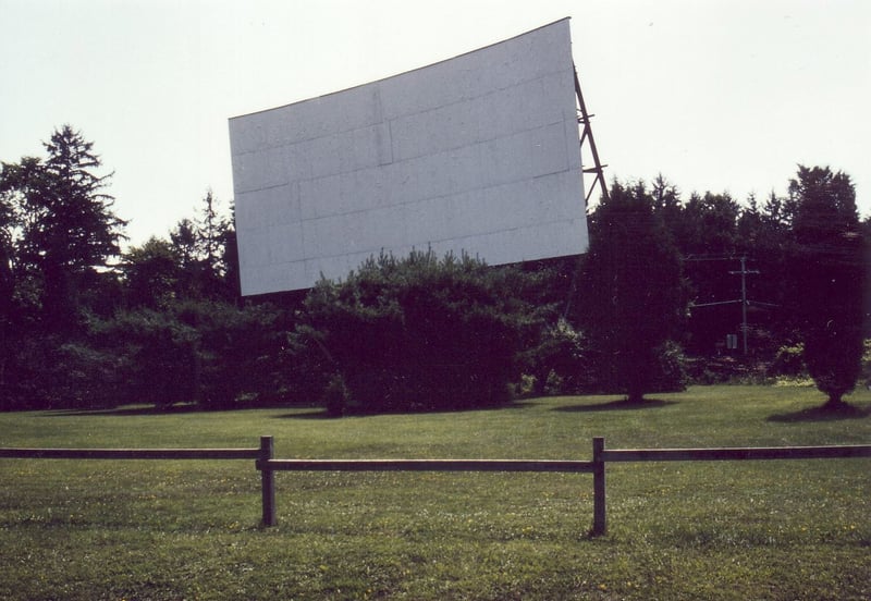 In 1992 the screen had much more bushes around it