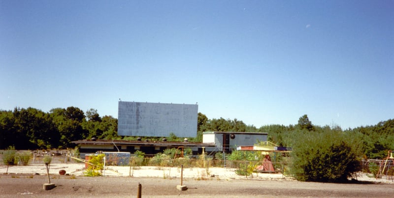 Screen & Concession Stand