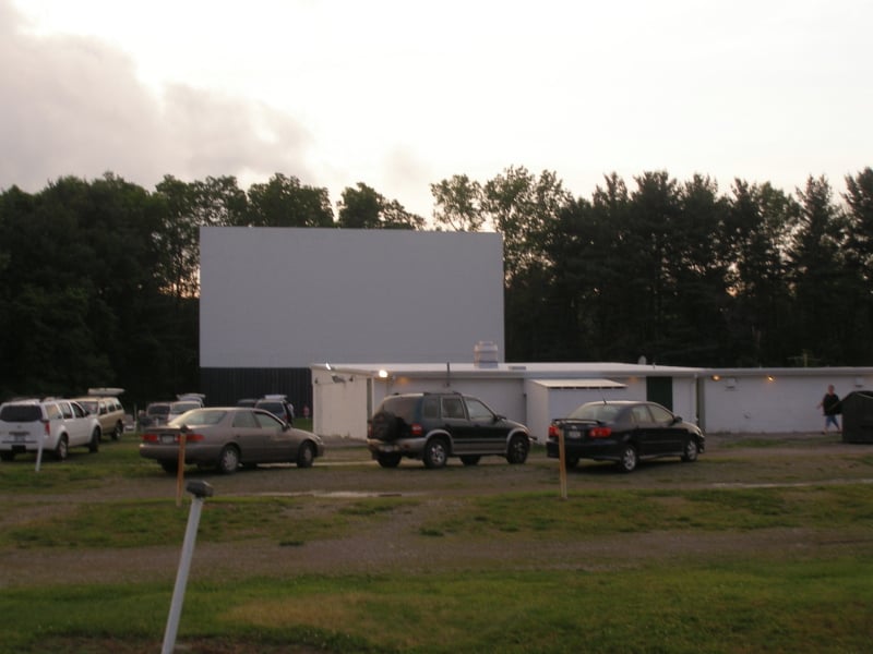 Screen and concession stand repainted for season 2006.