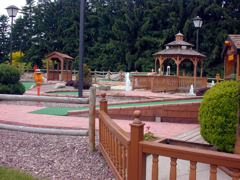 Miniature golf