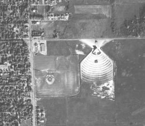 Star Drive-in in 1951 before the NYS Thruway was built right next to it.