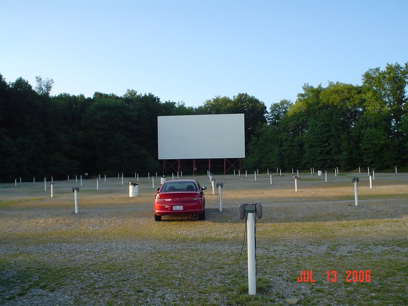 Here's my new 2001 Chrysler Sebring parked in front of screen 2. This was its first trip to a drive-in with me.