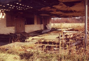 Covered picknick area with remains of tables