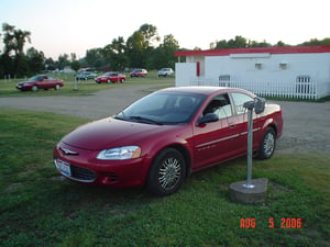 Notice the speaker attached to the window of my 2001 Chrysler Sebring. The Kanuaga was one of the few drive-ins left in the country that still used in-car speakers exclusively in 2006. There was no radio sound.