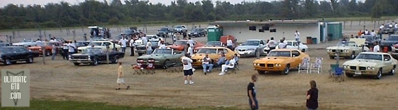 Kingman Drive-In, Delaware Ohio
GTOAA club meet event 7/7/2000
Array of GTOs #2 arriving at the drive-in.