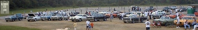 Kingman Drive-In, Delaware Ohio
GTOAA club meet event 7/7/2000
Array of GTOs #3 arriving at the drive-in.