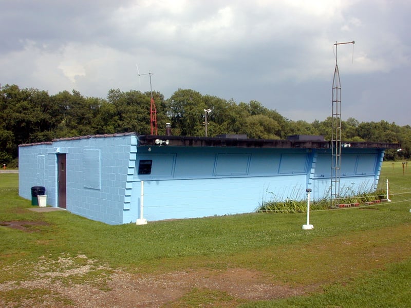 concessions building; taken July 15, 2000