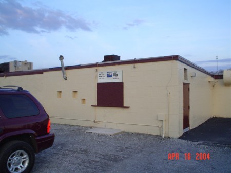 This was the old projection booth back when the Memphis was a single-screen drive-in. They later built a projection booth for all three screens way back behind the concession building. The old booth is part of the concession now.