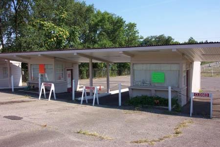 ticket booths, with all 4 lanes pictured