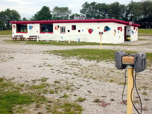 concessions building; taken May 31, 2000