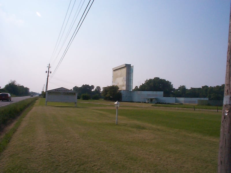 side view of screen and marquee