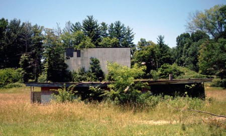 Shot of screen tower and concession stand.  Some damage, but this theatre could be restored minor effort!  Tower is steel, with steel framework inside.  I was in it, and it's still VERY sturdy.