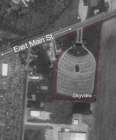 Overhead view of the Skyview Cruise-In lot.  The theater was operating when this photo was taken, and it is still operating as of this posting.