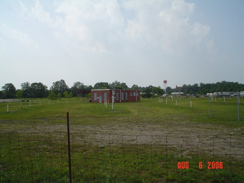 concession-projection building adn field