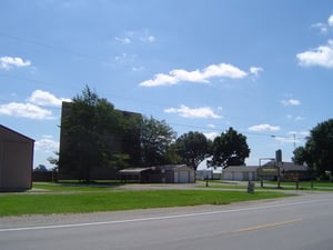 Starlite...This drive-in needs alot of work. It could be a nice 150-175 car theater. Good cleaning, replace the sign, Fix up the concession stand. It is to small for two screens. It has potential