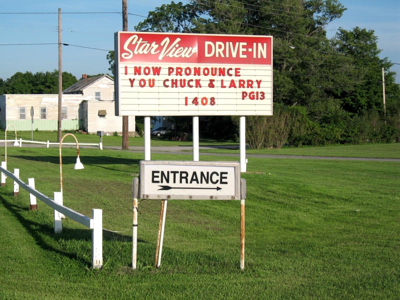 STARVIEW MARQUEE AND ENTRANCE SIGN. VERY GOOD CONDITION.