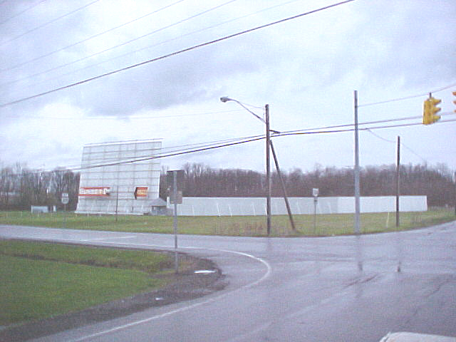 The next four or five pics are--believe it or not, are of an open Drive-In. I am from CT, but was in Ohio during this week.