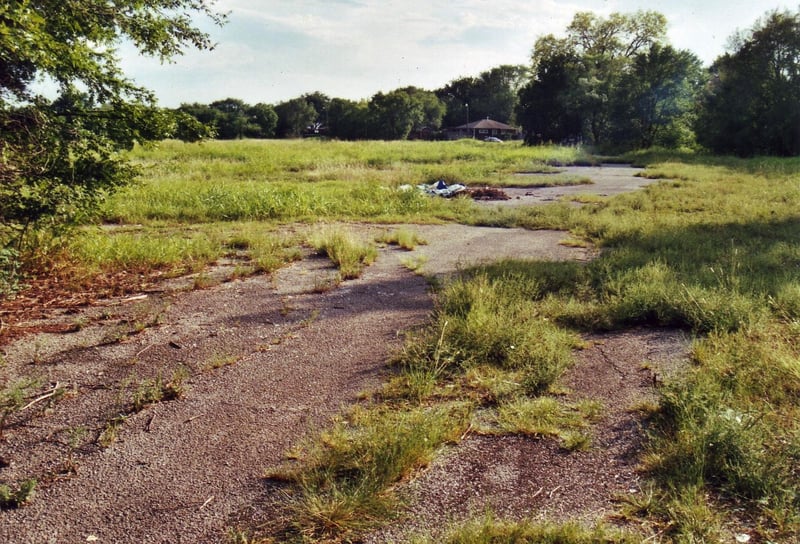 Entrance road behind ticket booth location