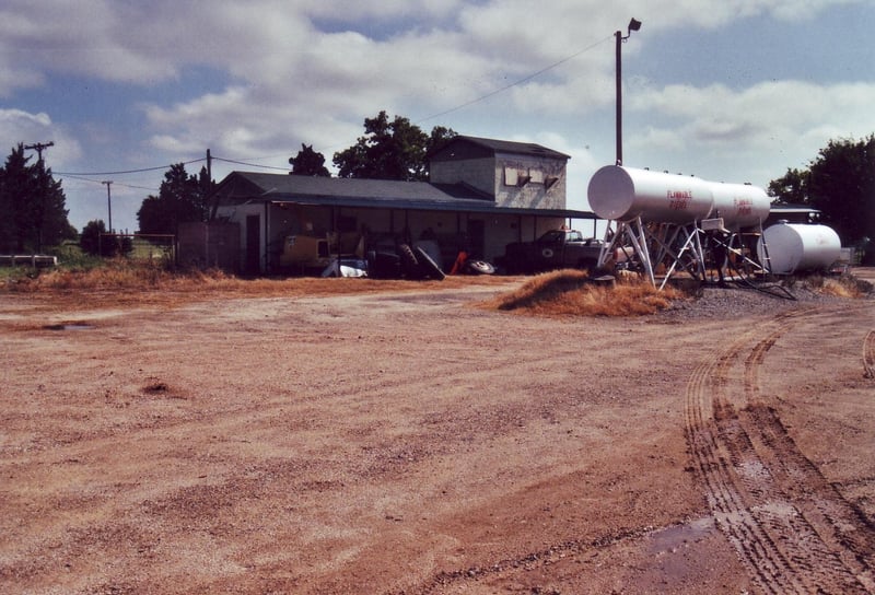 Projection/concession building