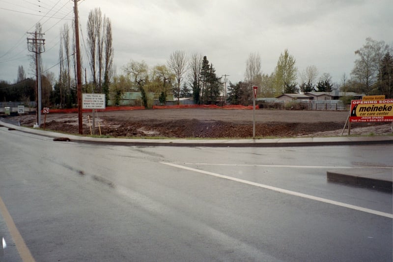 This is the strip mall out front. The only entrance in on the left, Springbook Road.