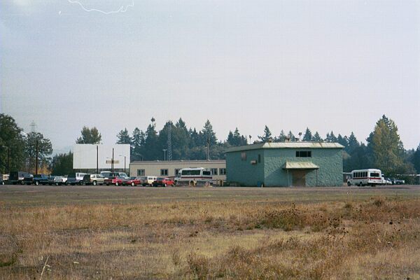 Projection booth/snack bar.  It looks like a typical 1970s indoor "Luxury Theaters" box inside out.