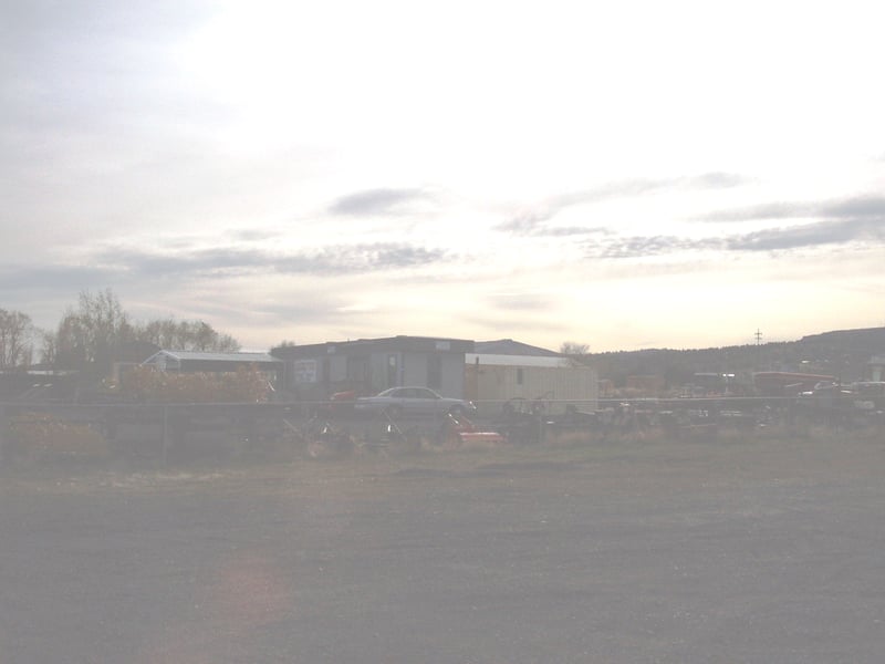 Most of lot is pizza parlor. Sub-divided, this shows the equipment seller to left when facing.