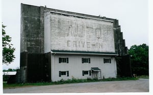 Road side view of the screen.