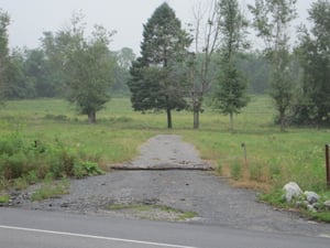 Former entrance.  Property is now used to graze cattle.