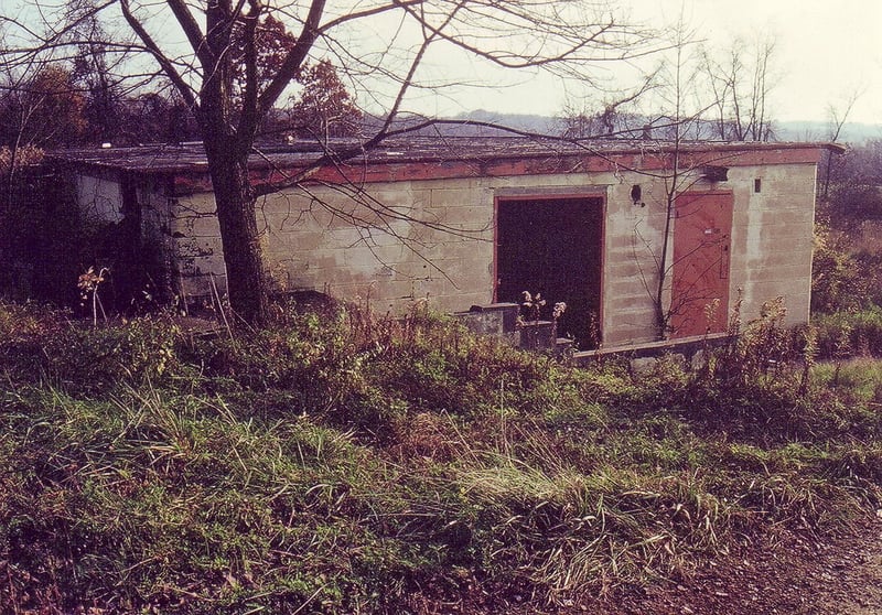 Projection/concession building