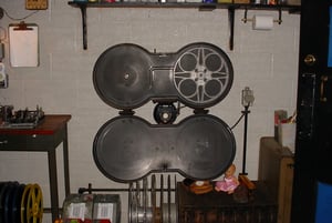 Manual film rewinder