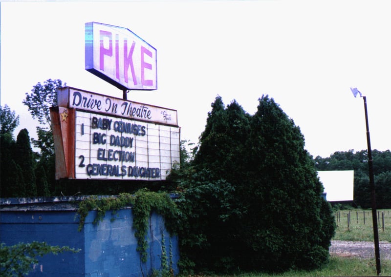 Photos of the Pike Driv-In from 21-Aug-2004.