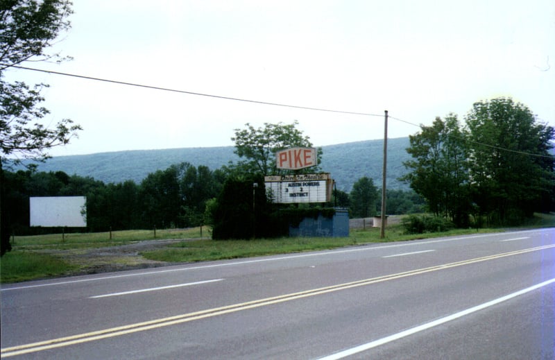 Photos of the Pike Drive-In from 21-Aug-2004.