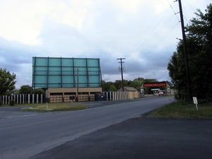 Entrance with screen.