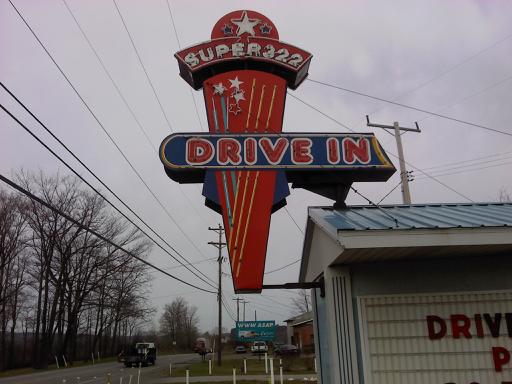 SUPER 322 Drive-In logosign