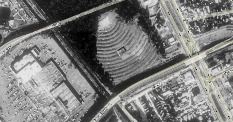 This is the satellite image obtained from the Port Drive-In once located at 4801 Rivers Ave, North Charleston, SC 29405.  The drive-in was located on the west side of N. Rivers between Mall Drive and E. Montague.  The Gateway Drive-In was on the North sid